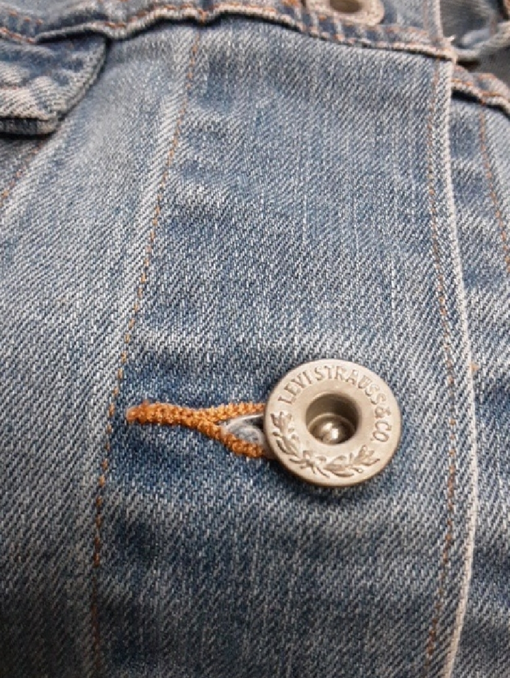 Levi's Women's Light Blue Denim Jacket - Button Front - Picture 2 of 7